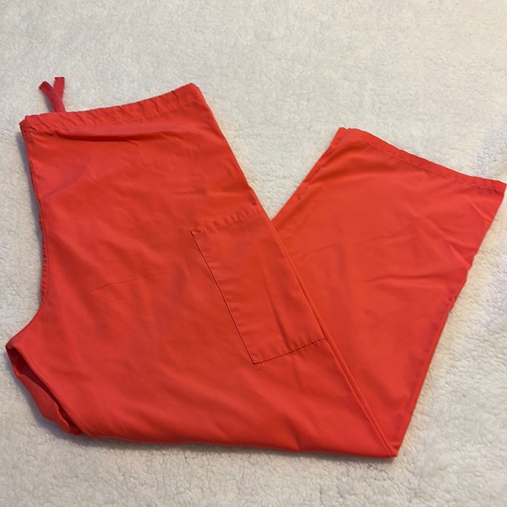 UA SCRUB PANT SIZE MEDIUM DRAWSTRING WAIST